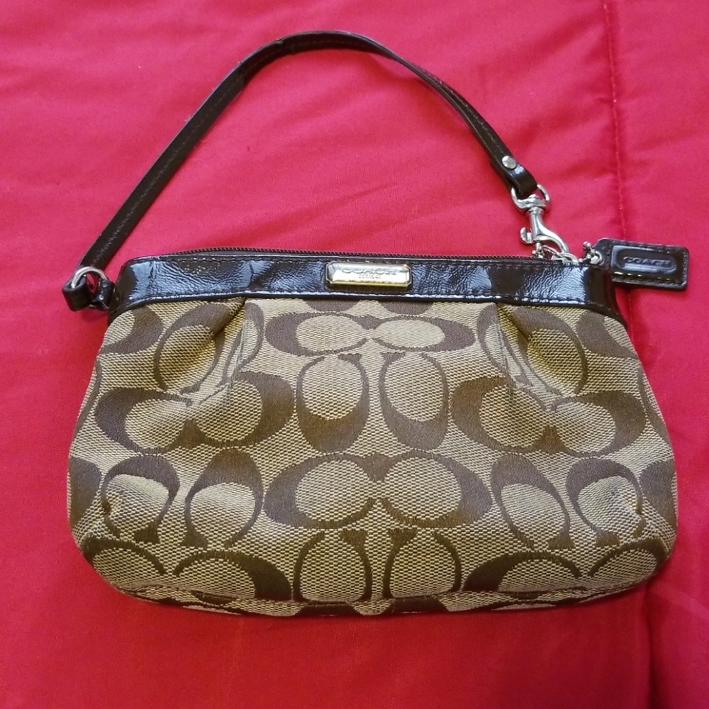 Authentic Classic Big Signature Coach Wristlet